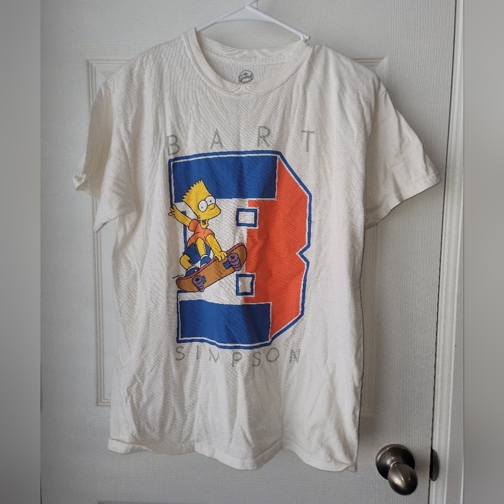 Bart Simpson Skateboarding University  Short Sleeve Crew Neck T-shirt Size M